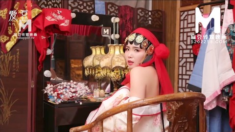 La bellissima modella asiatica gode di un intenso face fucking in una intensa scena di sesso cinese